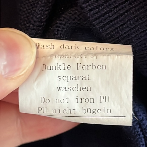 ⚡️ 3 for $30 ⚡️ Belle Pogue Navy Shrug Sweater - Picture 7 of 7